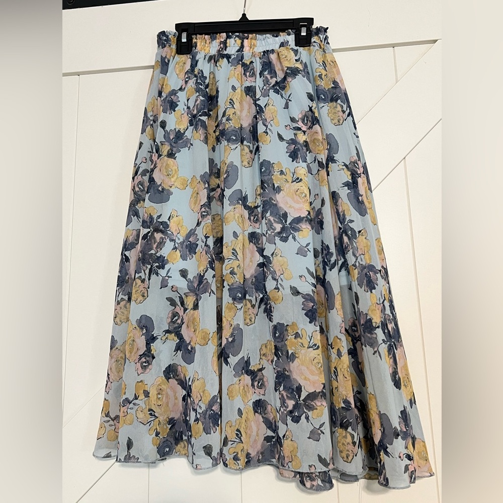 Women’s Disney Cinderella Floral Skirt size small.